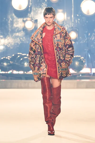 Look 9